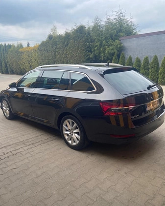 Skoda Superb cena 145000 przebieg: 28715, rok produkcji 2020 z Torzym małe 277